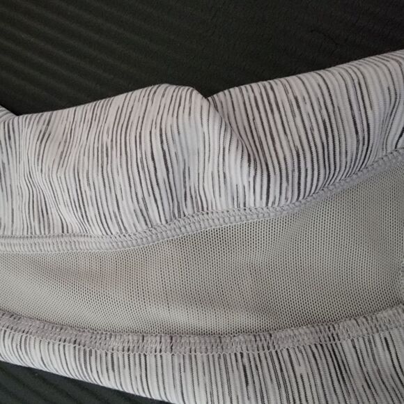 Lululemon Athletica Gray Leggings with Stretchy Knit Fabric - Picture 4 of 7